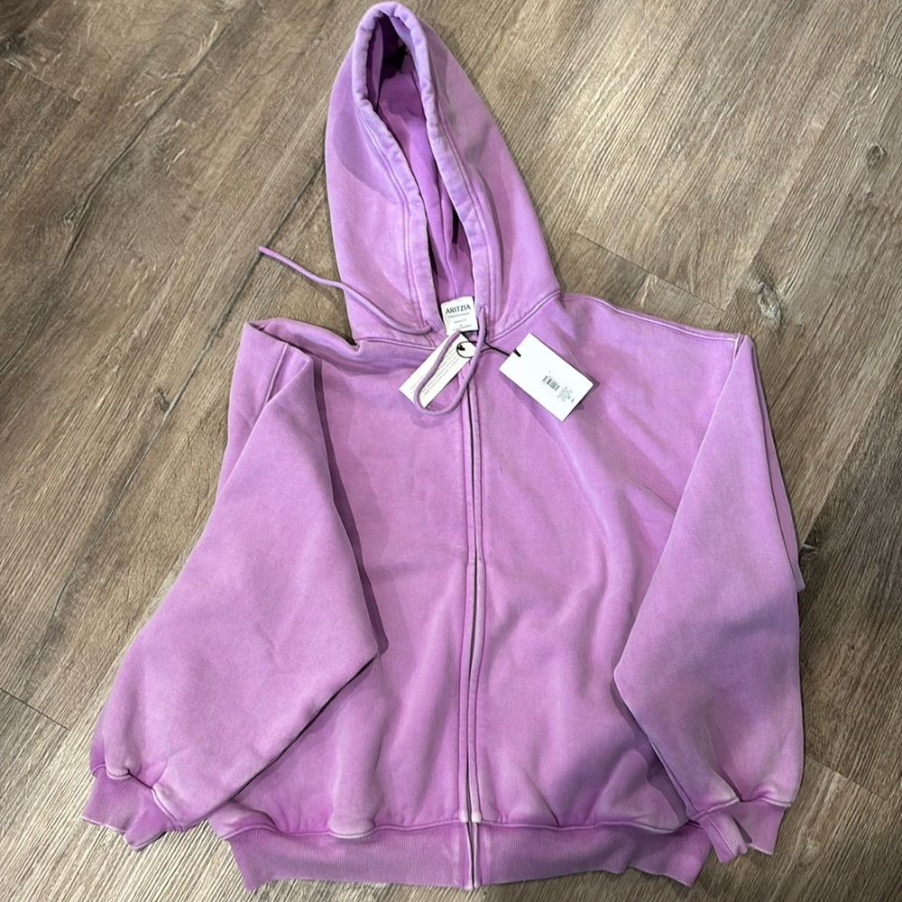 Aritzia mega fit hoodie